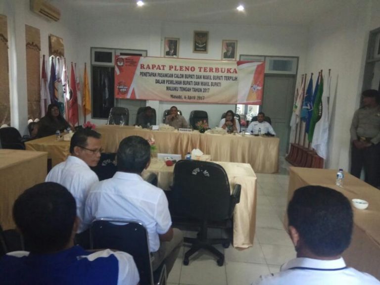 pengamanan rapat pleno terbuka penetapan pasangan calon Bupati dan Wakil Bupati terpilih dalam Pemilihan Bupati dan Wakil Bupati Kabupaten Maluku Tengah tahun 2017.