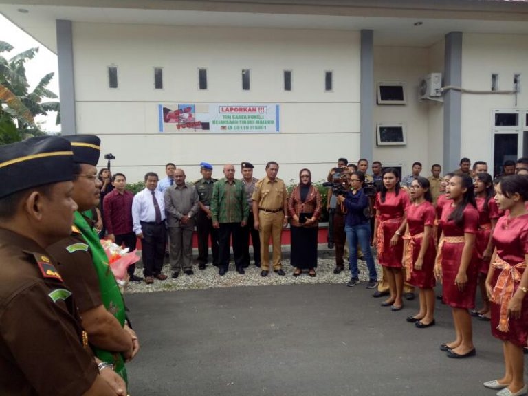 Penyerahan Akta Hibah dan Peresmian Gedung / Rumah Dinas Kejaksaan Negeri Kabupaten Maluku Tengah