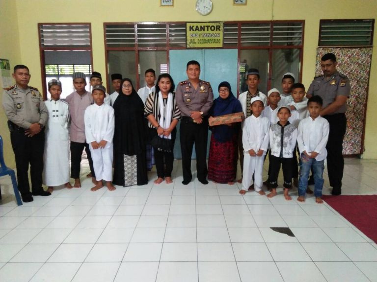 Kunjungan Kapolres Maluku Tengah di Panti Asuhan Al-Hidayah dan Panti Asuhan Ina Theresia Masohi
