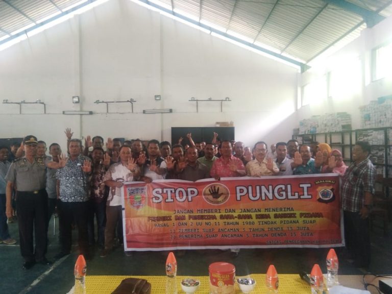 Sosialisasi Tim Satgas Saber Pungli Kabupaten Maluku Tengah di Kantor Dinas PUPR Kabupaten Maluku Tengah