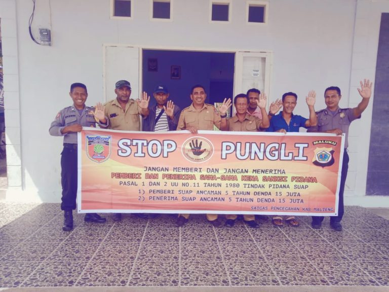 Sosialisasi Saber Pungli, Personil Polsek Seram Utara Barat Kantor Negeri Pasanea Kecamatan Seram Utara Barat