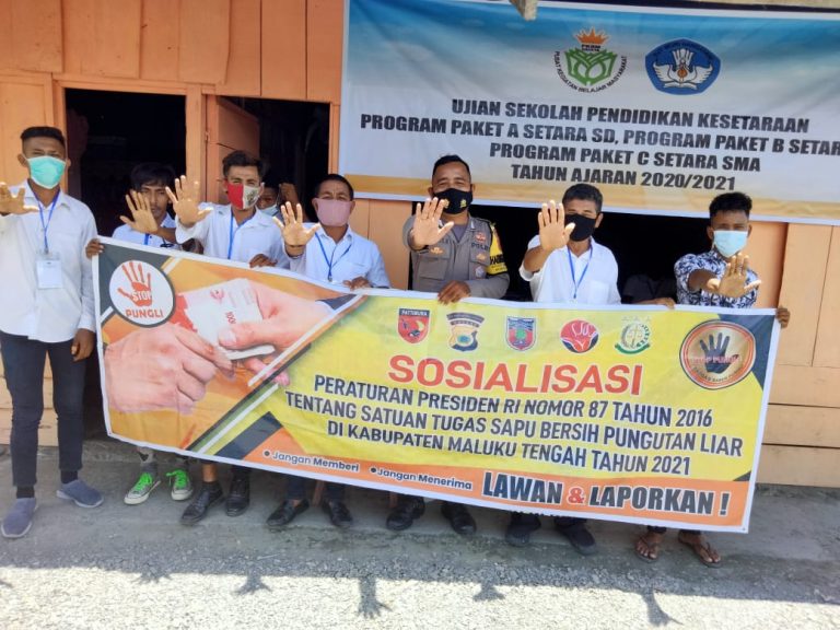 Terkait dengan Peraturan Presiden RI Nomor 87 tahun 2016 tentang Satuan Tugas Sapu Bersih Pungutan Liar di Kabupaten Maluku Tengah Personil Polsek Waipia sosialisasi Stop Pungli