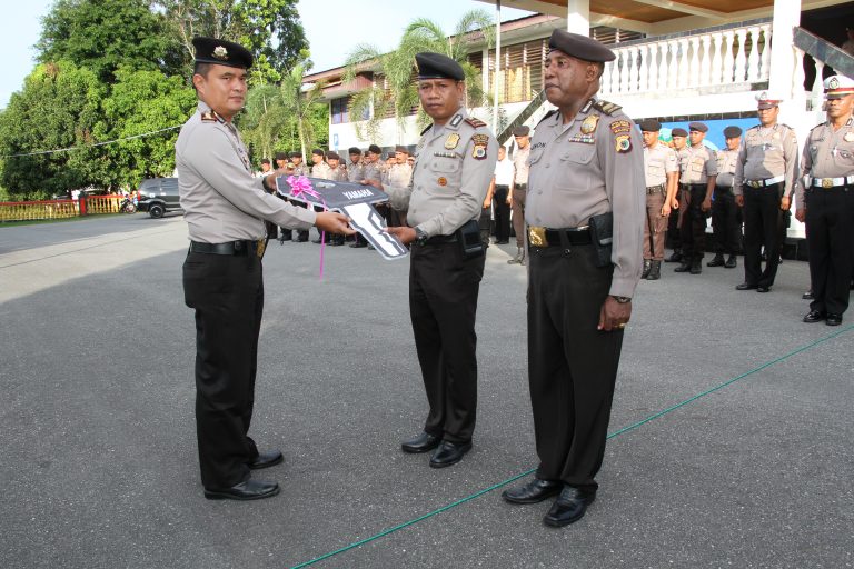 Delapan Polsek dan Satu Sub Sektor di Polres Maluku Tengah dapat 2 Unit  Motor Dinas, “Gunakan untuk Layani Masyarakat”