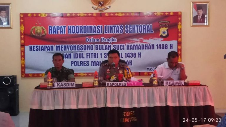 Polres Maluku Tengah melaksanakan Rakor Linsek dalam rangka Kesiapan Menyongsong Bulan Suci Ramadhan 1438 H dan Idul Fitri 1 Syawal 1438 H Tahun 2017