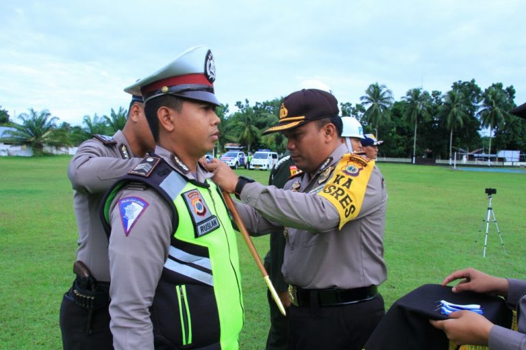 Kapolres Maluku Tengah pimpinan Apel Gelar Pasukan Operasi “PATUH SIWALIMA 2018”