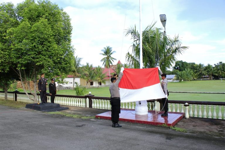 Polres Maluku Tengah Melaksanakan Upacara Hari Kebangkitan Nasional Republik Indonesia ke 110
