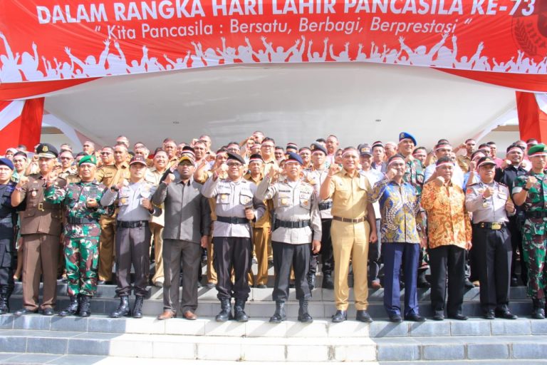 Wakapolda Maluku Pimpin Apel Kebhinekaan  di Kabupaten Maluku Tengah