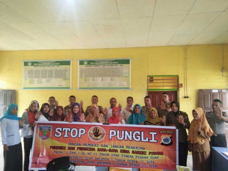 Tim Pencegahan Saber Pungli Kabupaten Maluku Tengah Sosialisasi, di Sekolah SMA Muhammadiyah Negeri Sepa Kecamatan Amahai