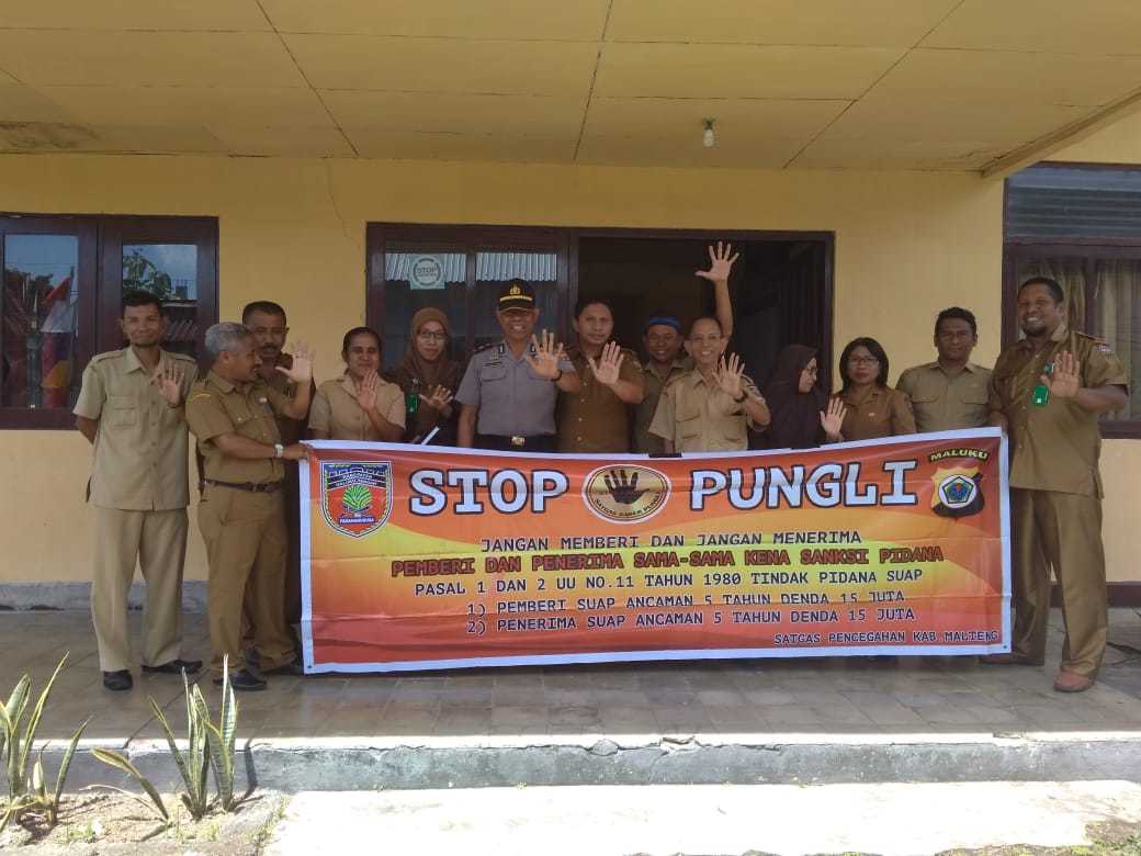 Tim Pencegahan Saber Pungli Kabupaten Maluku Tengah Sosialisasi, di Kantor Dinas Perdagangan dan Perindustrian Kabupaten Maluku Tengah