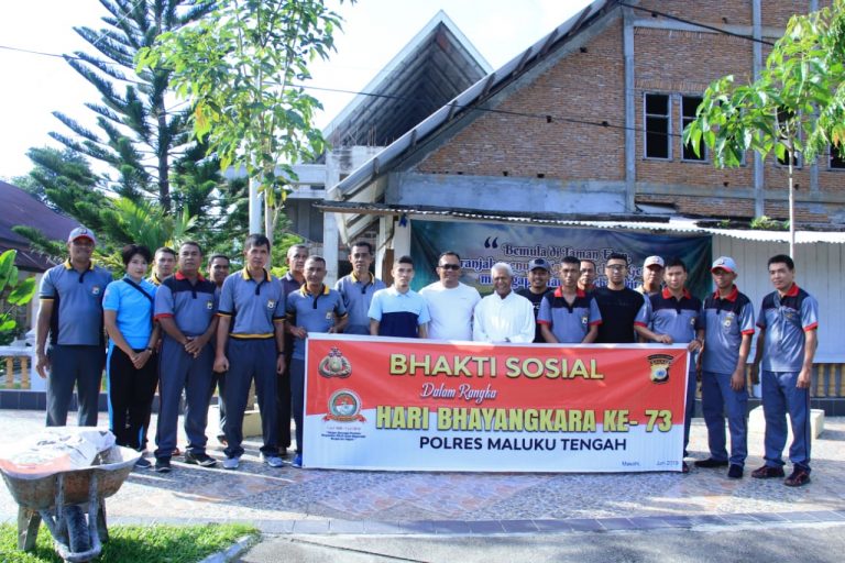 Menjelang “Hut BHAYANGKARA KE 73 ” Polres malteng melaksanakan bhakti sosial di tempat ibadah