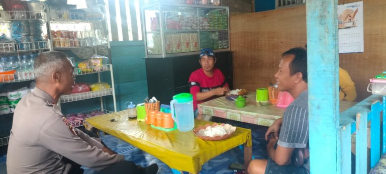 Dusun Pasalolu Jadi Sasaran Jumat Curhat Oleh Kapolsek Tehoru