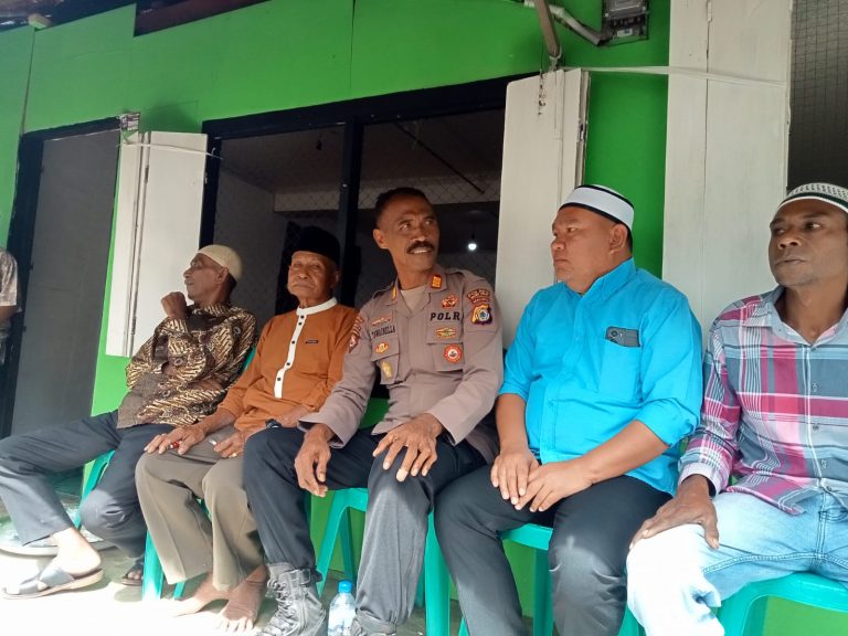 Dusun Supulesi Jadi Sasaran Jumat Curhat Oleh Kapolsek Tehoru