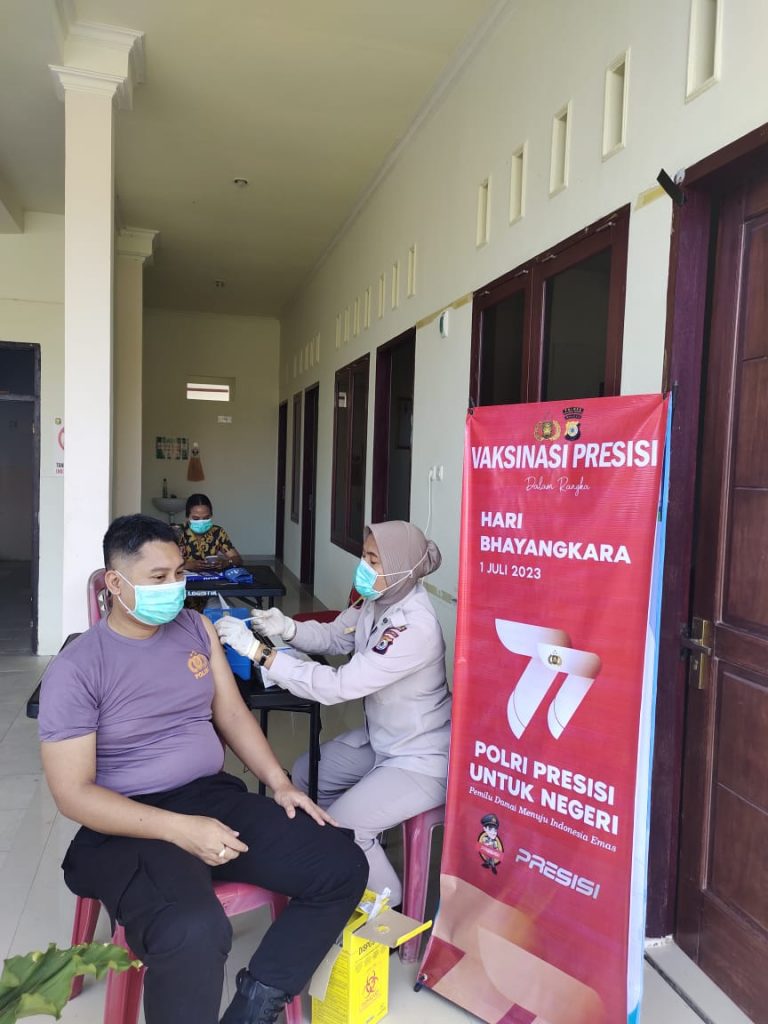Vaksinasi Presisi, Polres Malteng Sambut HUT Bhayangkara Ke 77