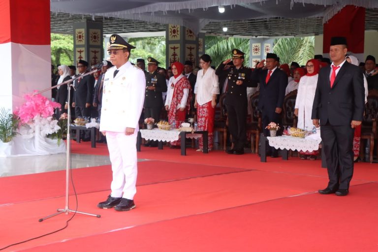 Kapolres Malteng Bersama Forkopimda Hadiri Upacara Detik-Detik Proklamasi Kemerdekaan RI Di Lapangan Nusantara