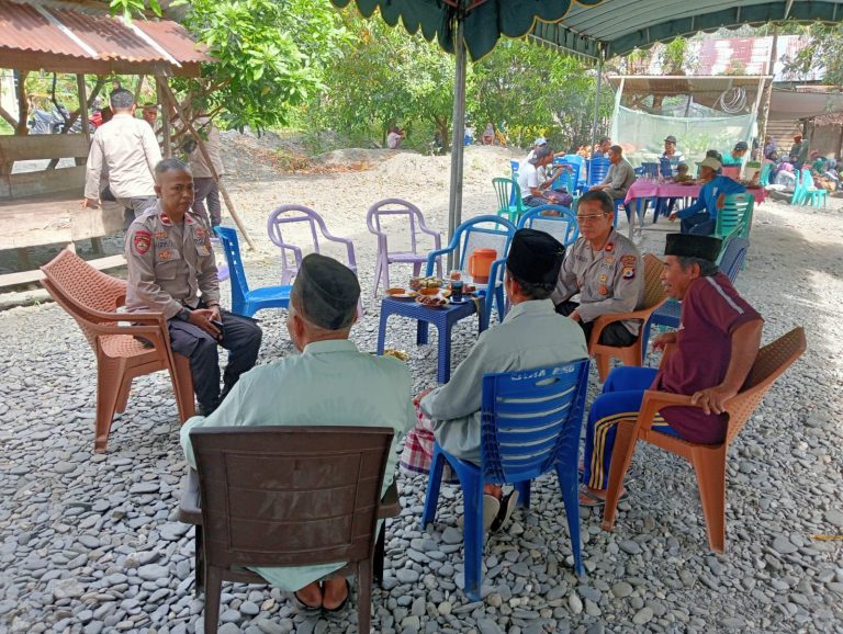 Wakapolsek Tehoru Kembali Gelar Jumat Curhat Bersama Warga Dusun Sakanusa