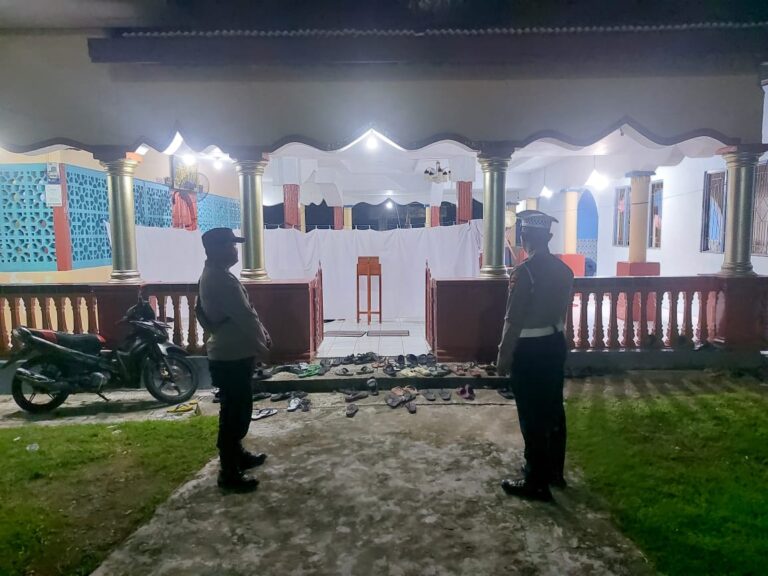 Polsek Wahai Laksanakan Pengamanan Sholat Tarawih Di Bulan Ramadhan