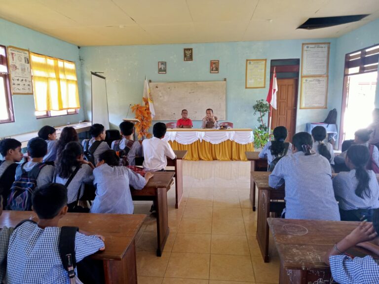 Edukasi Pencegahan Bullying, Sat Binmas Polres Malteng Berikan Edukasi di SMP Trana