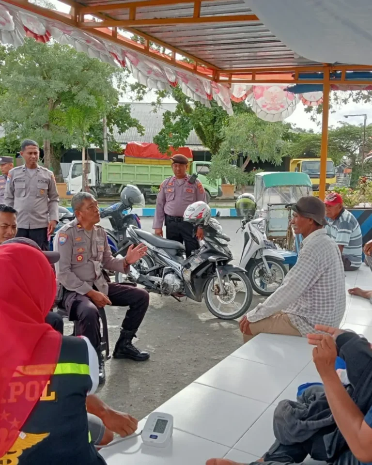 Kembali Waka Polres Malteng Laksanakan Jumat Curhat Bersama Tukang Ojek