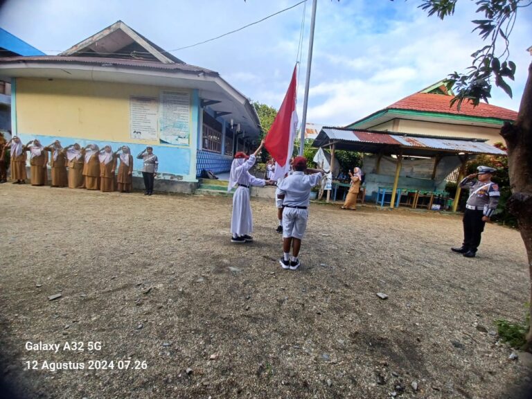 Satlantas Polres Malteng Sampaikan Himbauan Tertib Berlalulintas Lewat Upacara Bendera